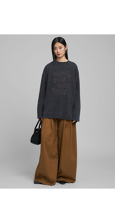 刺しゅう入り ボーイフィットロングTシャツ